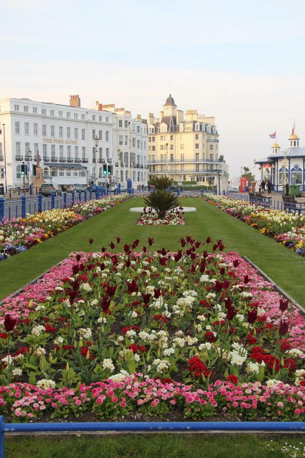 Ravilious Eastbourne Exterior foto